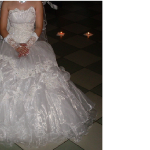 Шикарное свадебное платье.